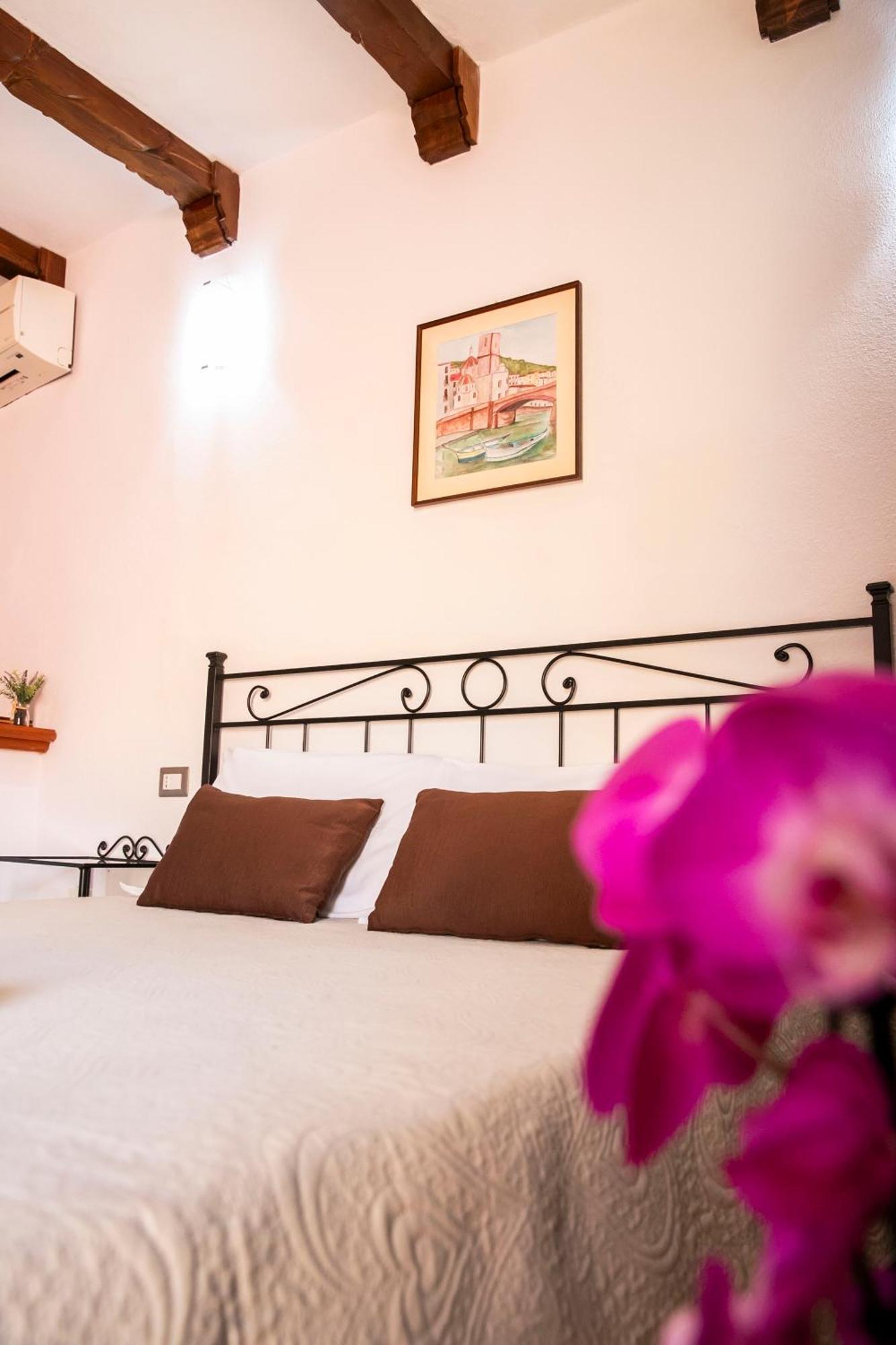 La Torre Del Pozzo Guest House ボーザ エクステリア 写真